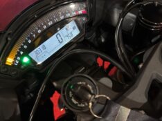 KAWASAKI NINJA ZX-10 R /2011 EXCLUSIVO VEÍCULOS SANTA CRUZ DO SUL / Carros no Vale