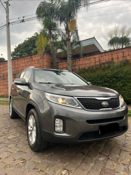 KIA SORENTO 2.4 EX2 4X2 16V 2015/2015 TIAGO AUTOMÓVEIS VENÂNCIO AIRES / Carros no Vale