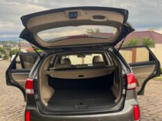 KIA SORENTO 2.4 EX2 4X2 16V 2015/2015 TIAGO AUTOMÓVEIS VENÂNCIO AIRES / Carros no Vale