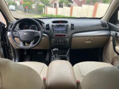 KIA SORENTO 2.4 EX2 4X2 16V 2015/2015 TIAGO AUTOMÓVEIS VENÂNCIO AIRES / Carros no Vale