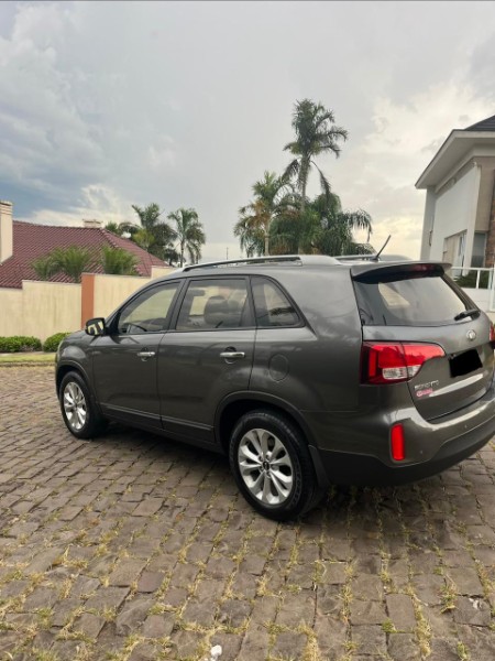 KIA SORENTO 2.4 EX2 4X2 16V 2015/2015 TIAGO AUTOMÓVEIS VENÂNCIO AIRES / Carros no Vale
