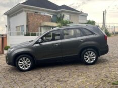 KIA SORENTO 2.4 EX2 4X2 16V 2015/2015 TIAGO AUTOMÓVEIS VENÂNCIO AIRES / Carros no Vale
