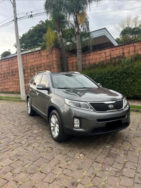 KIA SORENTO 2.4 EX2 4X2 16V 2015/2015 TIAGO AUTOMÓVEIS VENÂNCIO AIRES / Carros no Vale