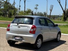 TOYOTA ETIOS 1.3 XS 2013 2013/2013 NEURI VEÍCULOS LAJEADO / Carros no Vale