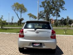 TOYOTA ETIOS 1.3 XS 2013 2013/2013 NEURI VEÍCULOS LAJEADO / Carros no Vale