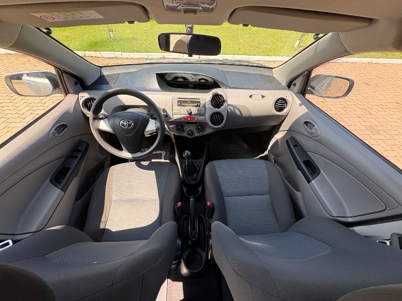 TOYOTA ETIOS 1.3 XS 2013 2013/2013 NEURI VEÍCULOS LAJEADO / Carros no Vale