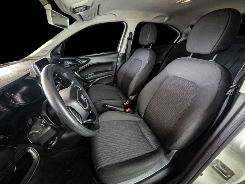 FIAT CRONOS 1.3 DRIVE 8V FLEX 4P MANUAL 2024/2024 DUARTE VEÍCULOS PORTO ALEGRE / Carros no Vale