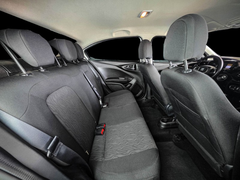 FIAT CRONOS 1.3 DRIVE 8V FLEX 4P MANUAL 2024/2024 DUARTE VEÍCULOS PORTO ALEGRE / Carros no Vale