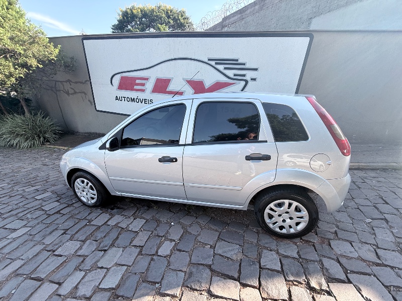 FORD FIESTA 1.6 2005/2005 ELY AUTOMÓVEIS LAJEADO / Carros no Vale