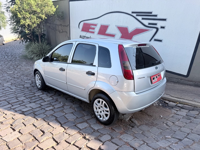 FORD FIESTA 1.6 2005/2005 ELY AUTOMÓVEIS LAJEADO / Carros no Vale