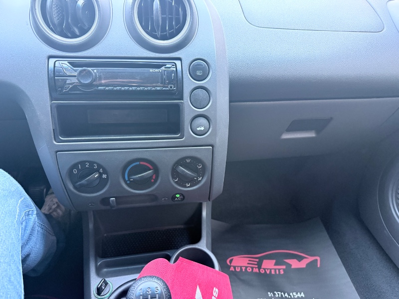 FORD FIESTA 1.6 2005/2005 ELY AUTOMÓVEIS LAJEADO / Carros no Vale