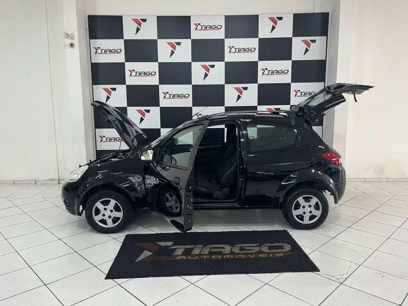 FORD KA 1.0 8V 2011/2011 TIAGO AUTOMÓVEIS VENÂNCIO AIRES / Carros no Vale