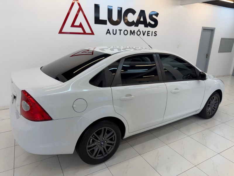 FORD FOCUS SEDAN 2.0 16V 2013 2013/2013 LUCAS AUTOMÓVEIS BOM RETIRO DO SUL / Carros no Vale