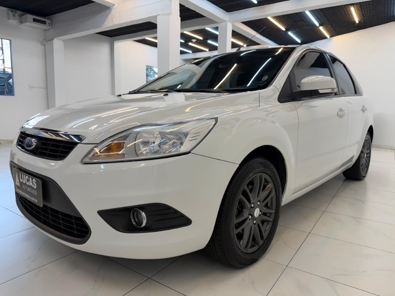 FORD FOCUS SEDAN 2.0 16V 2013 2013/2013 LUCAS AUTOMÓVEIS BOM RETIRO DO SUL / Carros no Vale