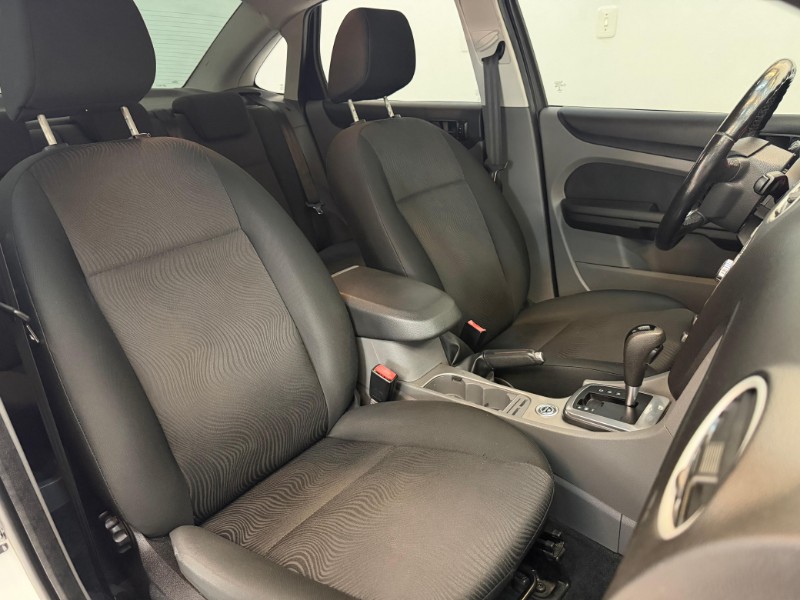 FORD FOCUS SEDAN 2.0 16V 2013 2013/2013 LUCAS AUTOMÓVEIS BOM RETIRO DO SUL / Carros no Vale