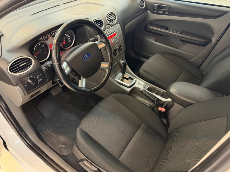 FORD FOCUS SEDAN 2.0 16V 2013 2013/2013 LUCAS AUTOMÓVEIS BOM RETIRO DO SUL / Carros no Vale