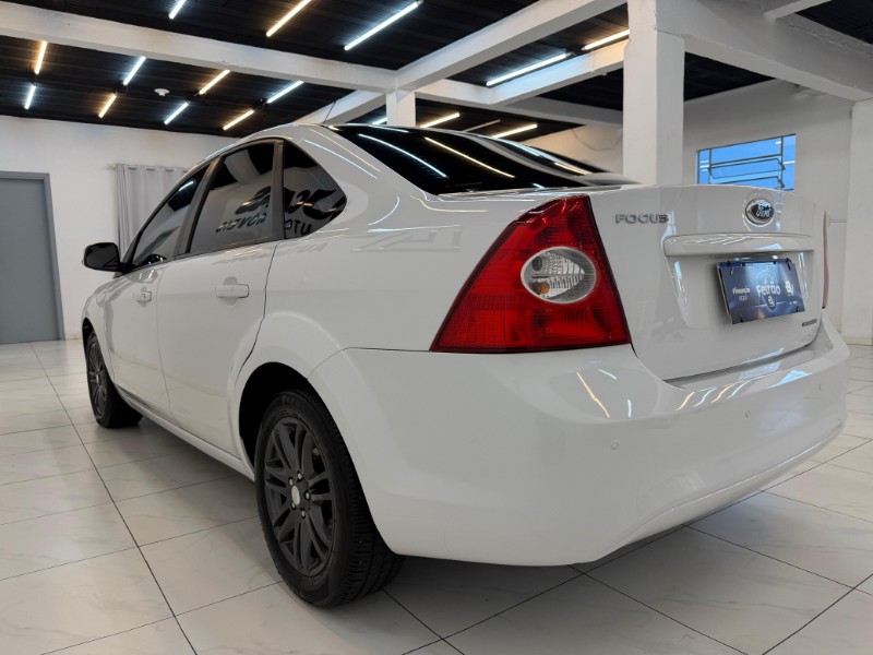 FORD FOCUS SEDAN 2.0 16V 2013 2013/2013 LUCAS AUTOMÓVEIS BOM RETIRO DO SUL / Carros no Vale