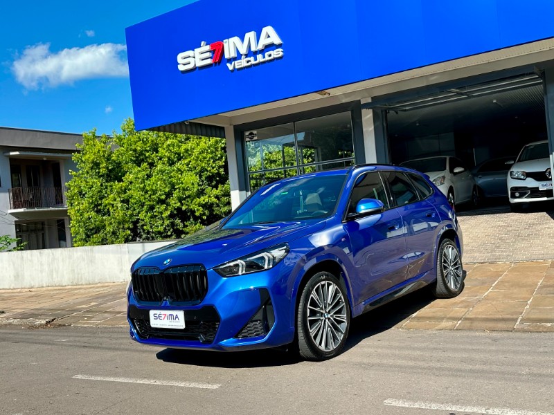 BMW X1 M SPORT 2024/2024 SÉTIMA VEÍCULOS GUAPORÉ / Carros no Vale