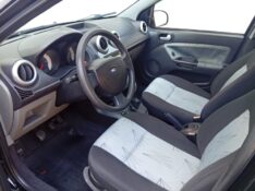 FORD FIESTA FLEX 1.0 COMPLETO 2009/2009 ALTERNATIVA VEÍCULOS LAJEADO / Carros no Vale