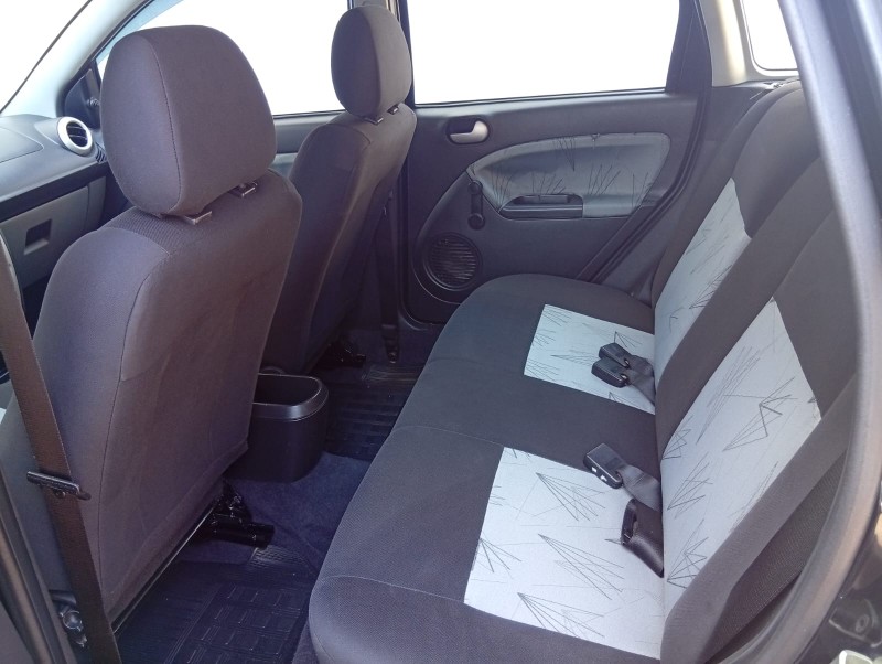 FORD FIESTA FLEX 1.0 COMPLETO 2009/2009 ALTERNATIVA VEÍCULOS LAJEADO / Carros no Vale