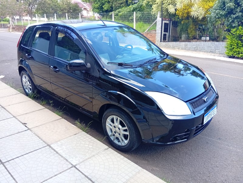 FORD FIESTA FLEX 1.0 COMPLETO 2009/2009 ALTERNATIVA VEÍCULOS LAJEADO / Carros no Vale