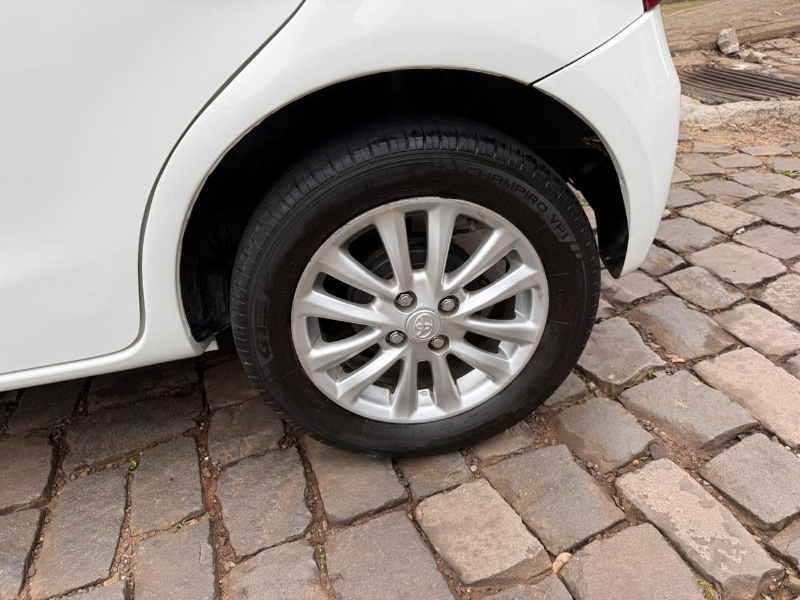 TOYOTA ETIOS 1.5 XLS 16V 2013/2013 ELY AUTOMÓVEIS LAJEADO / Carros no Vale
