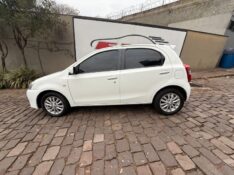 TOYOTA ETIOS 1.5 XLS 16V 2013/2013 ELY AUTOMÓVEIS LAJEADO / Carros no Vale