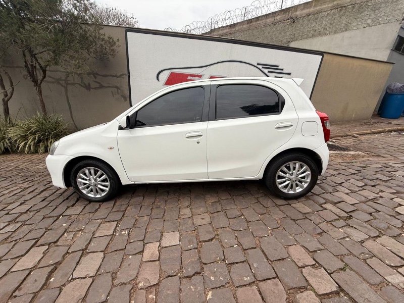 TOYOTA ETIOS 1.5 XLS 16V 2013/2013 ELY AUTOMÓVEIS LAJEADO / Carros no Vale