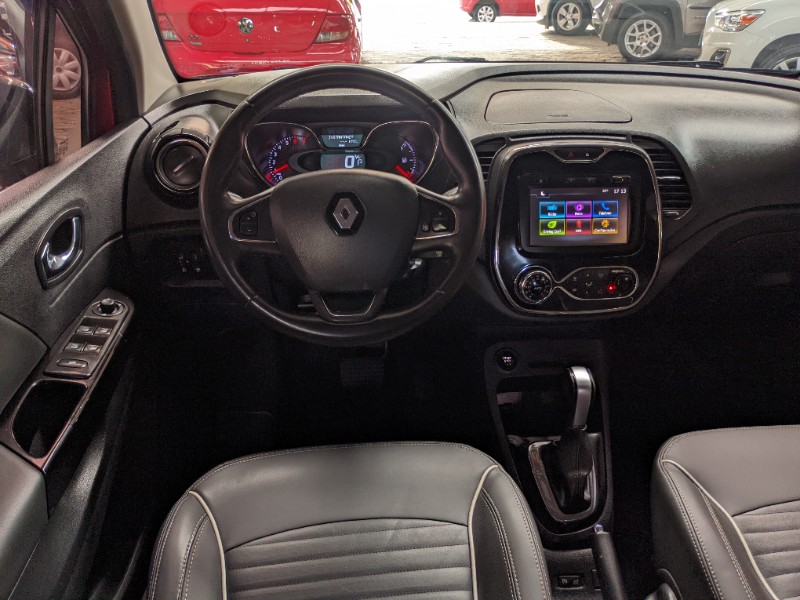 RENAULT CAPTUR 1.6 16V INTENSE 2018/2019 RICARDO VEÍCULOS TEUTÔNIA / Carros no Vale