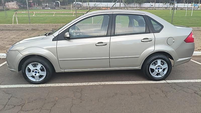 FORD FIESTA 1.0 SEDAN 8V 2008/2008 ADRIANO VEÍCULOS CRUZEIRO DO SUL / Carros no Vale