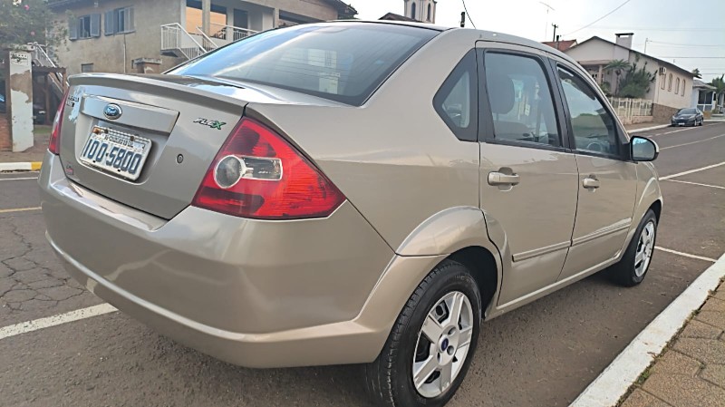FORD FIESTA 1.0 SEDAN 8V 2008/2008 ADRIANO VEÍCULOS CRUZEIRO DO SUL / Carros no Vale