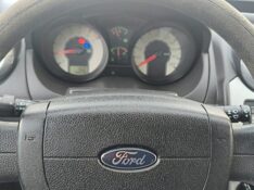 FORD FIESTA 1.0 SEDAN 8V 2008/2008 ADRIANO VEÍCULOS CRUZEIRO DO SUL / Carros no Vale