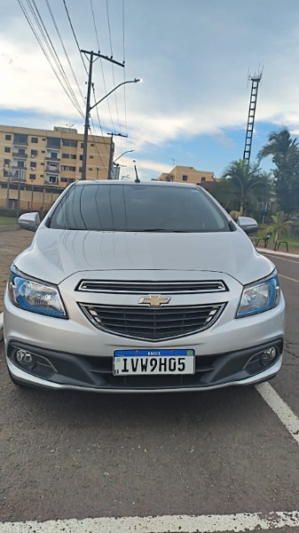 CHEVROLET PRISMA SED. LTZ 1.4 8V FLEXPOWER 4P 2014/2015 ADRIANO VEÍCULOS CRUZEIRO DO SUL / Carros no Vale