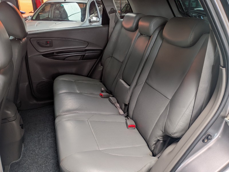 HYUNDAI TUCSON GL 2.0 16V MEC. 2010/2011 RICARDO VEÍCULOS TEUTÔNIA / Carros no Vale