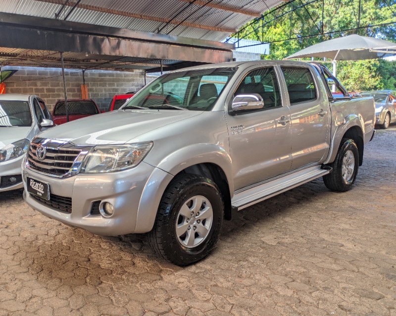 TOYOTA HILUX 2.7 SRV 4X2 CD 16V FLEX 4P AUTOMÁTICO 2014/2015 RICARDO VEÍCULOS TEUTÔNIA / Carros no Vale