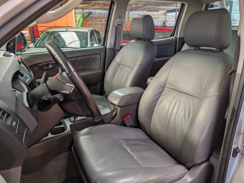 TOYOTA HILUX 2.7 SRV 4X2 CD 16V FLEX 4P AUTOMÁTICO 2014/2015 RICARDO VEÍCULOS TEUTÔNIA / Carros no Vale