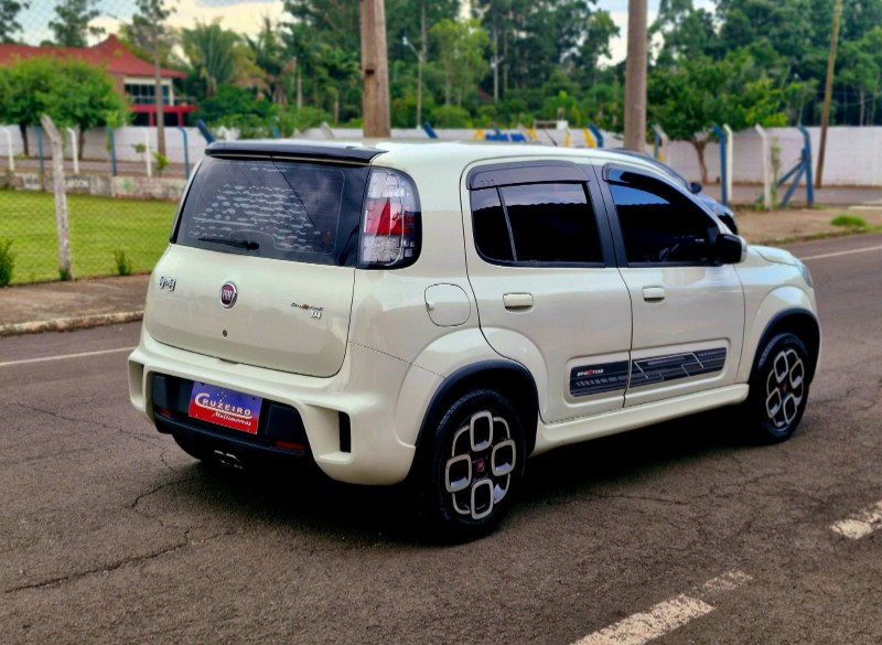 FIAT UNO SPORTING 1.4 EVO FIRE FLEX 8V 4P 2014/2015 CRUZEIRO MULTIMARCAS CRUZEIRO DO SUL / Carros no Vale