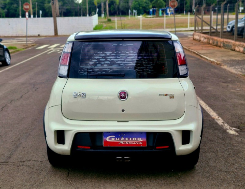 FIAT UNO SPORTING 1.4 EVO FIRE FLEX 8V 4P 2014/2015 CRUZEIRO MULTIMARCAS CRUZEIRO DO SUL / Carros no Vale