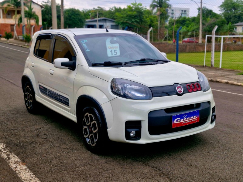 FIAT UNO SPORTING 1.4 EVO FIRE FLEX 8V 4P 2014/2015 CRUZEIRO MULTIMARCAS CRUZEIRO DO SUL / Carros no Vale