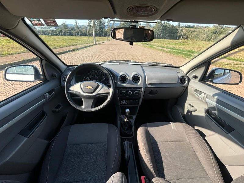 CHEVROLET PRISMA SED. LT /2012 RT 811 VEÍCULOS ARROIO DO MEIO / Carros no Vale