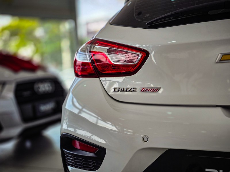 CHEVROLET CRUZE SPORT LTZ 1.4 16V TB FLEX 5P AUT. 2018/2019 DUARTE VEÍCULOS PORTO ALEGRE / Carros no Vale