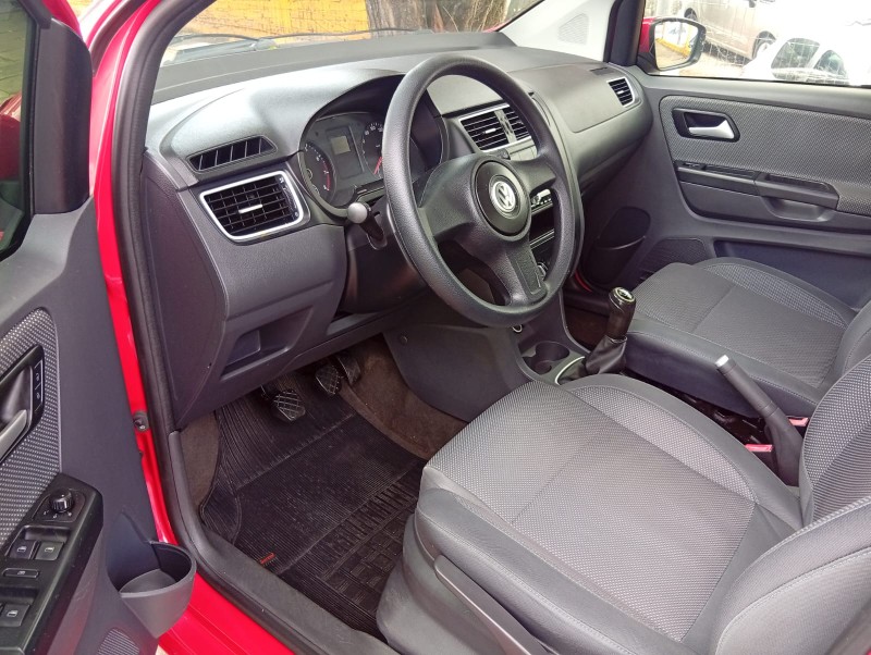 VOLKSWAGEN FOX 1.0 GII 2011/2012 ALTERNATIVA VEÍCULOS LAJEADO / Carros no Vale