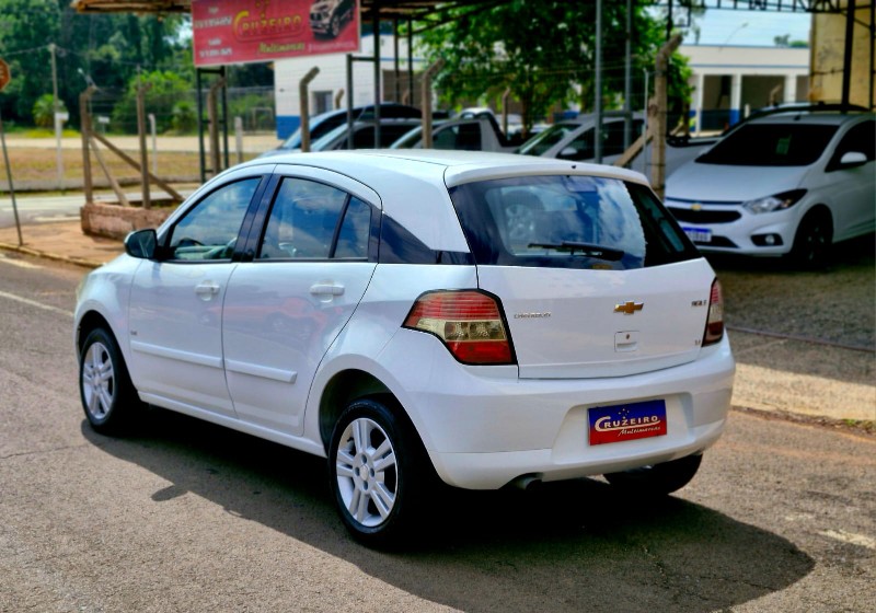 CHEVROLET AGILE 1.4 LTZ 2010/2011 CRUZEIRO MULTIMARCAS CRUZEIRO DO SUL / Carros no Vale