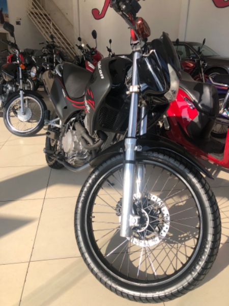 HONDA MOTOS NX-4 FALCON 2005/2005 JASER MOTOS LAJEADO / Carros no Vale