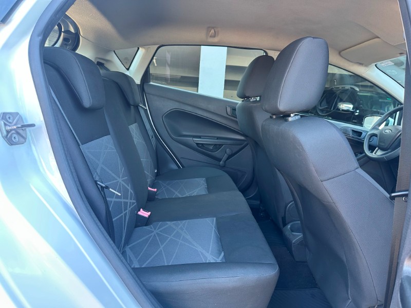 FORD FIESTA HA 1.5L S 2014/2015 SÉTIMA VEÍCULOS GUAPORÉ / Carros no Vale