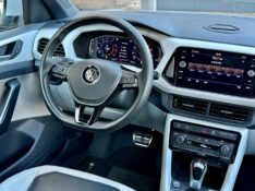 VOLKSWAGEN T-CROSS HIGHLINE 1.4 250 TSI 16V 2019/2020 SÉTIMA VEÍCULOS GUAPORÉ / Carros no Vale