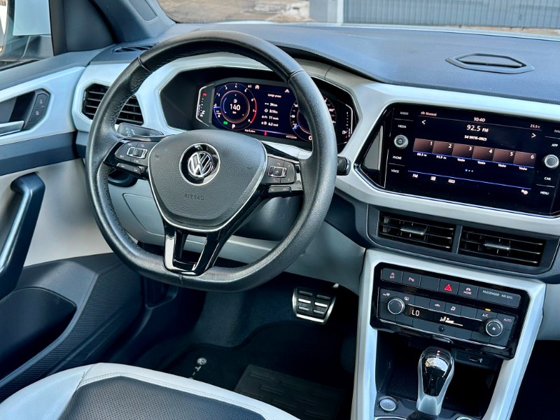 VOLKSWAGEN T-CROSS HIGHLINE 1.4 250 TSI 16V 2019/2020 SÉTIMA VEÍCULOS GUAPORÉ / Carros no Vale