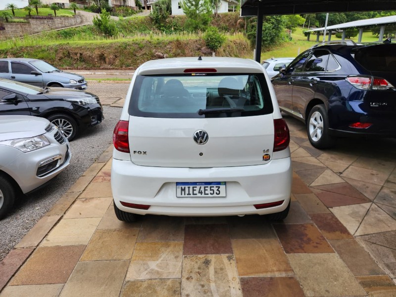 VOLKSWAGEN FOX 1.6 MI 8V TOTAL FLEX 2011/2012 TS VEÍCULOS ANTA GORDA / Carros no Vale
