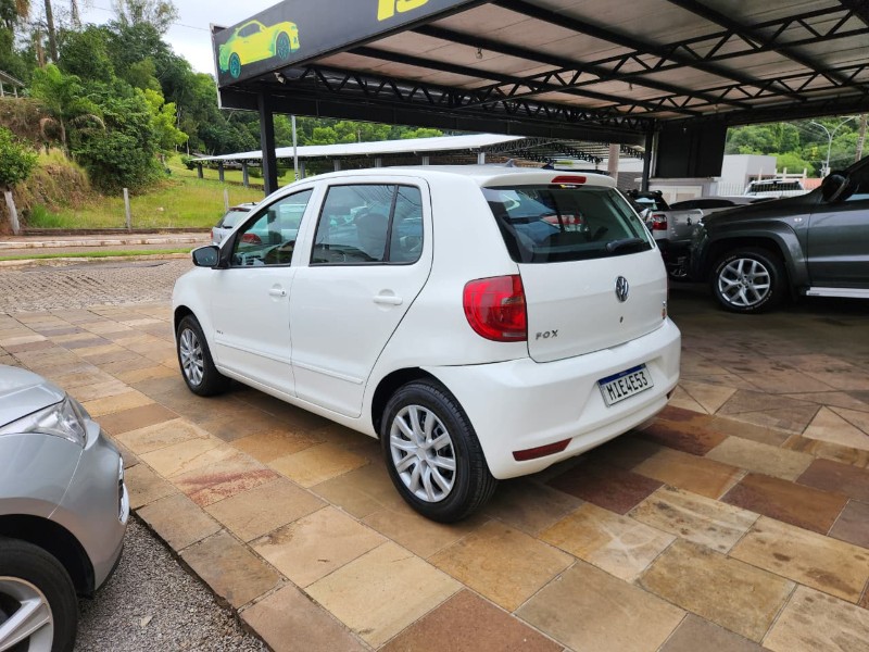 VOLKSWAGEN FOX 1.6 MI 8V TOTAL FLEX 2011/2012 TS VEÍCULOS ANTA GORDA / Carros no Vale