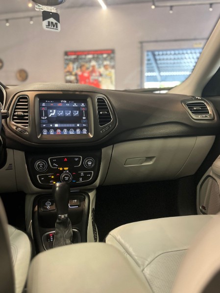 JEEP COMPASS 2.0 16V LONGITUDE 2018/2018 JM AUTOMÓVEIS VENÂNCIO AIRES / Carros no Vale